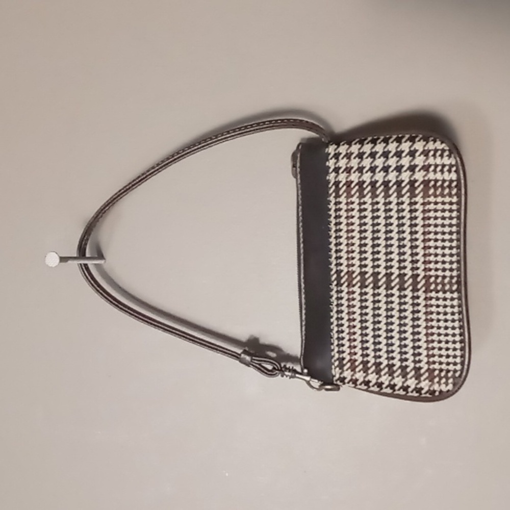 Villager (Liz Claiborne Company) Mini 1 Zipper and Side Pouch Travel Pouch - Picture 2 of 6